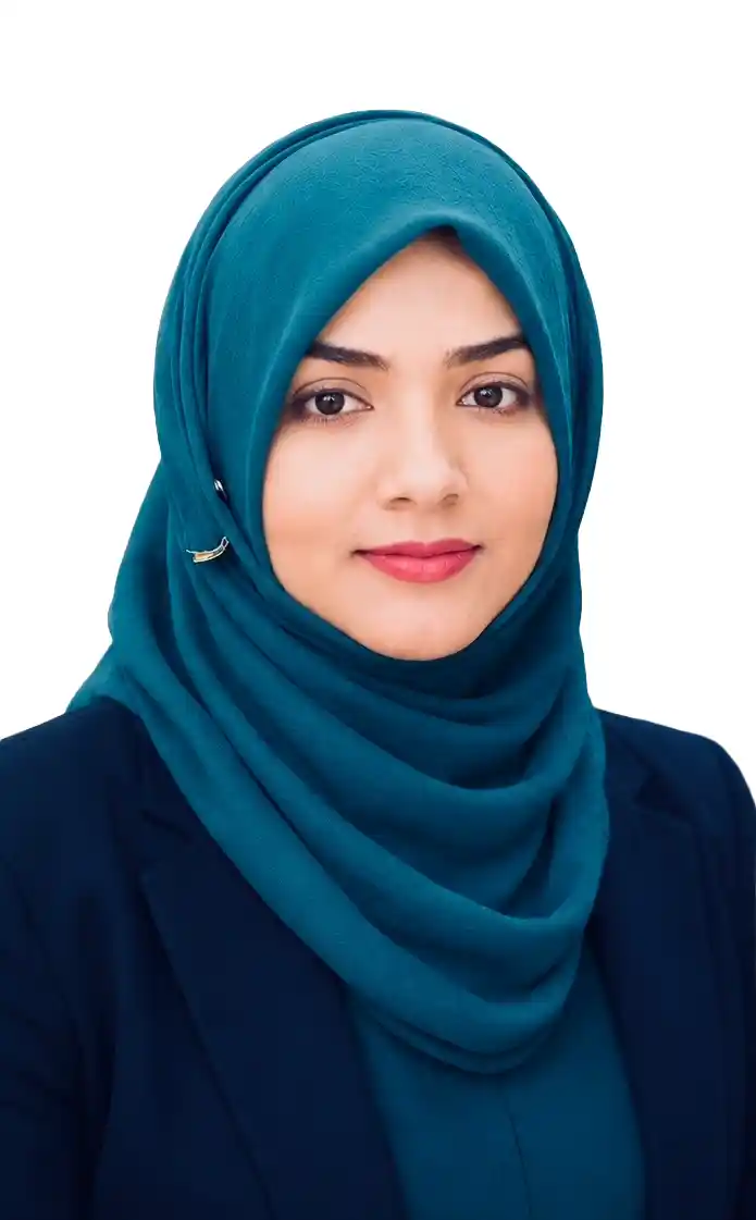 صورة مدربة فلونسي مائدة أنصاري